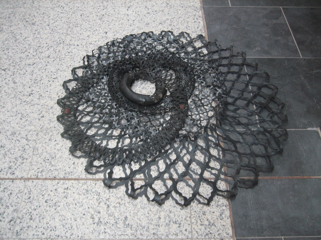 Installation au sol de chambres à air dentellées 